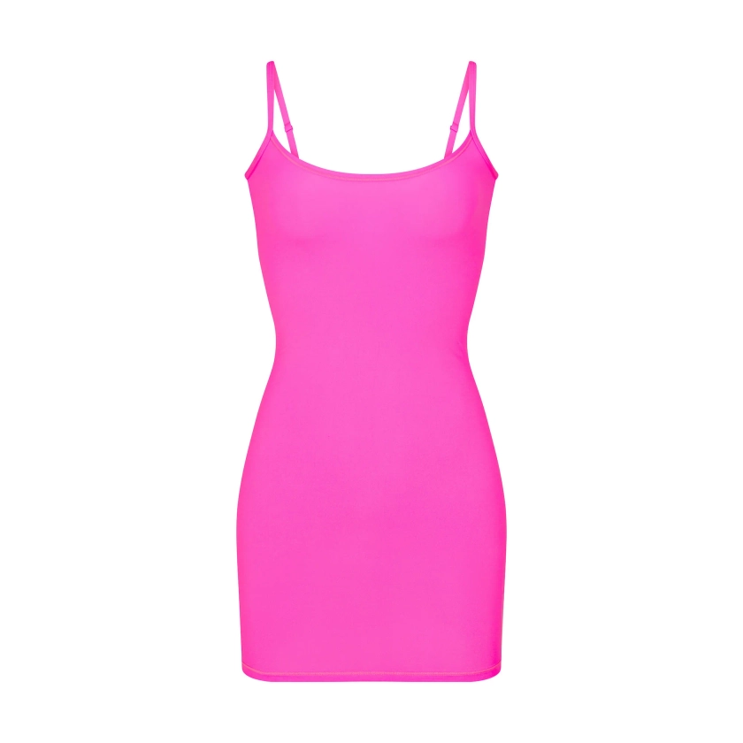 FITS EVERYBODY SLIP DRESS | NEON PINK