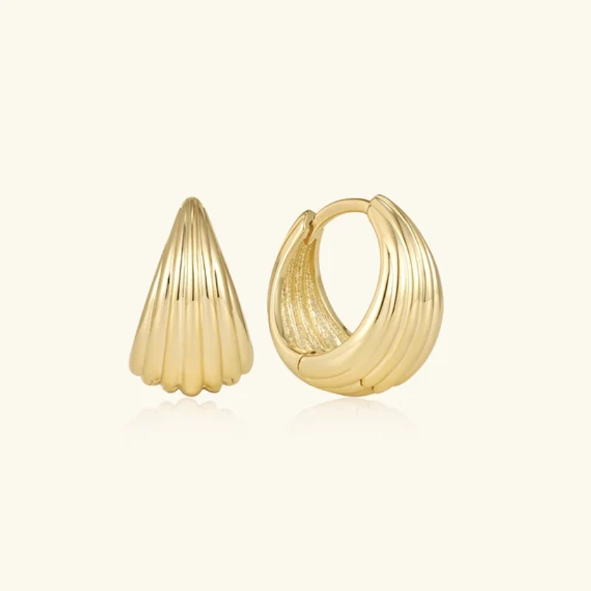 18K Gold Hoop Earrings Chunky Hoop Earrings Gold Hoops Small Gold Hoop Earrings Thick Hoop Earrings Small Hoops Gift for Her Gift for Mom