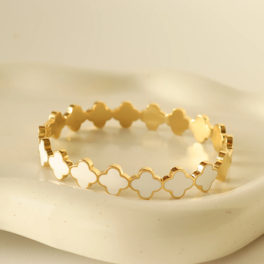 WHITE CLOVER BANGLE