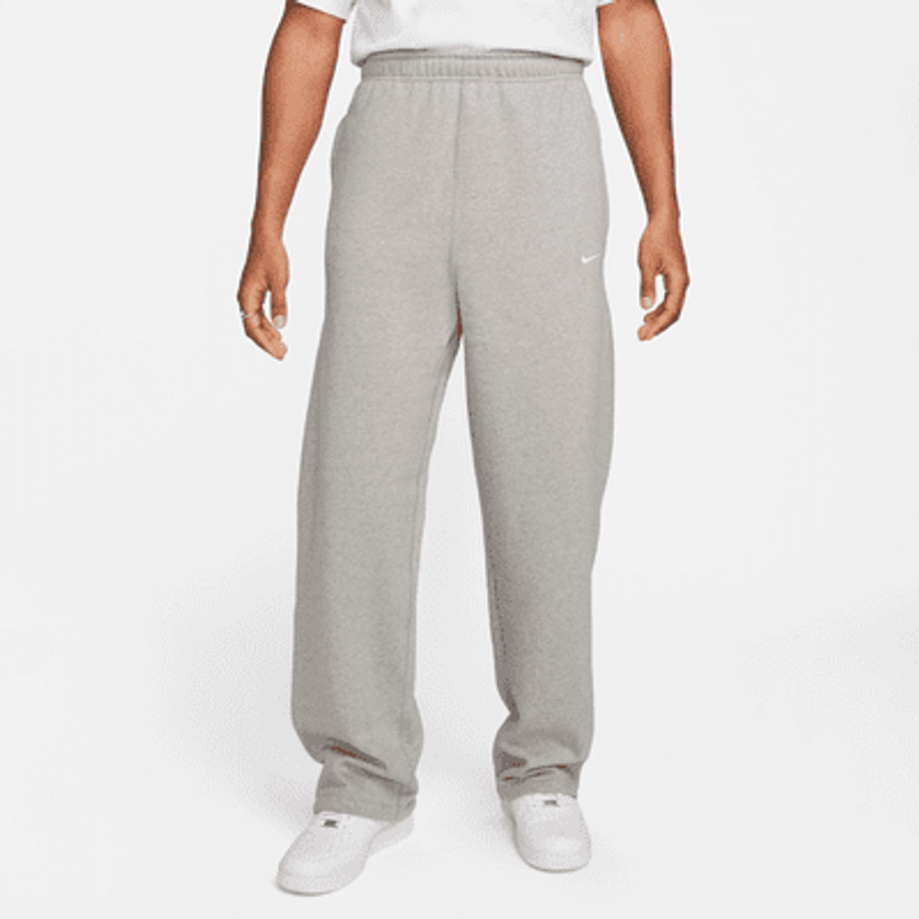 Pantalon en tissu Fleece à ourlet ouvert Nike Solo Swoosh pour homme