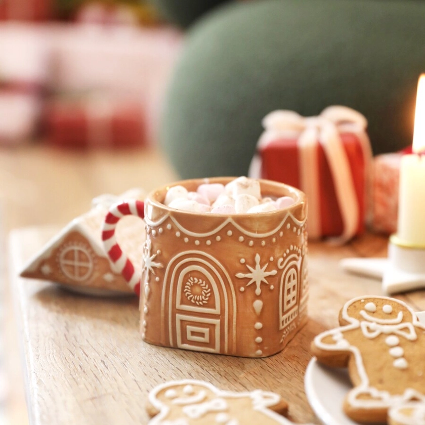 Gingerbread House Ceramic Mug with Lid