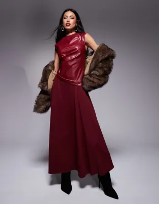 ASOS DESIGN - Robe longue en PU avec jupe fluide et corset - Bordeaux