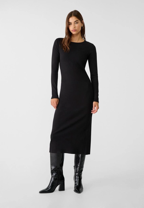 Robe midi en maille côtelée - Robes femme | Stradivarius France