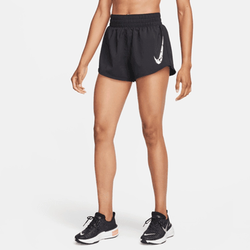 Short doublé à taille mi-basse 8 cm Dri-FIT Nike One pour femme. Nike FR