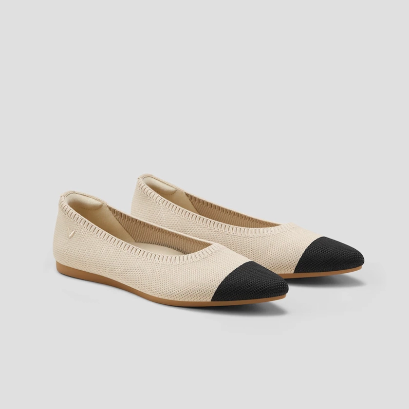 Aria5° Nude Comfortable Pointed Flats in Almond & Black | VIVAIA