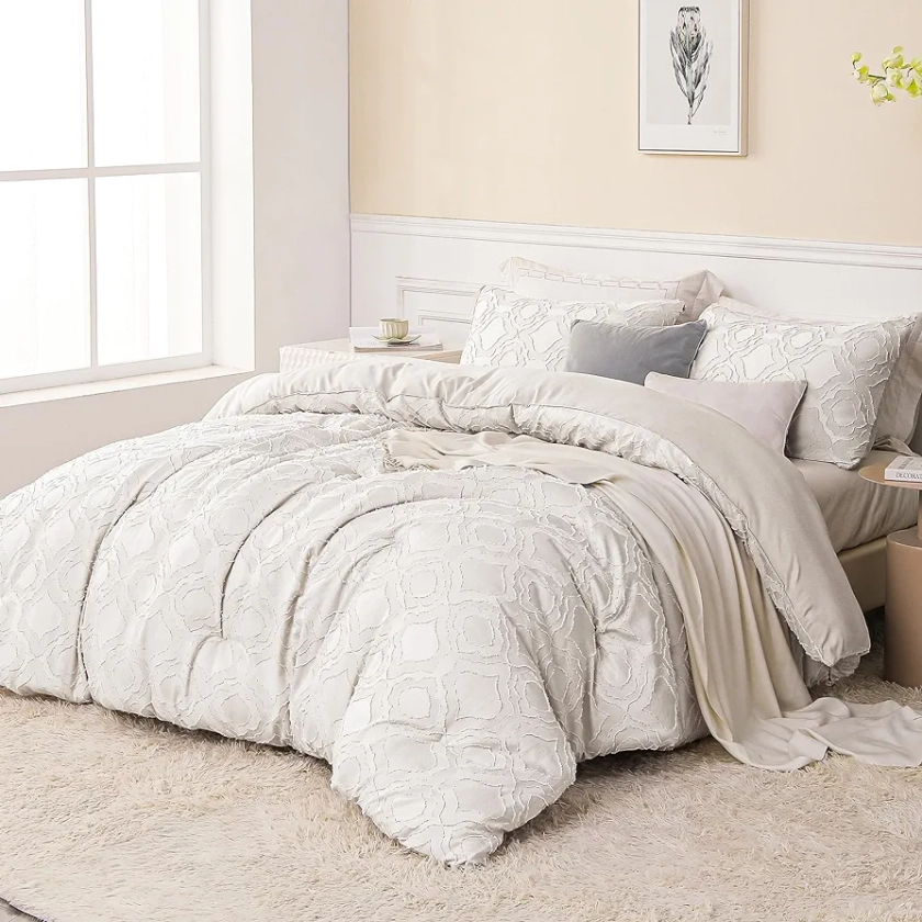 Whale Flotilla Boho Tufted Queen Comforter Set, Soft Lightweight White Comforter Queen Size with 2 Pillow Shams, Reversible Fluffy Shabby Chic Bedding Sets for All Seasons, 90 x90 inch