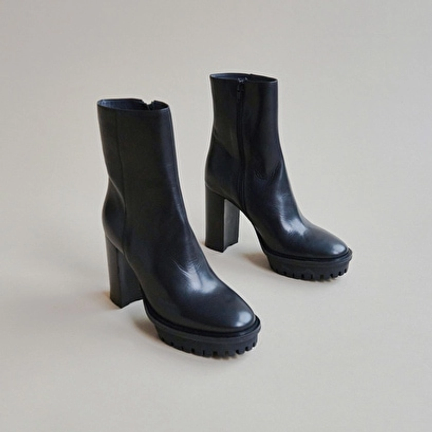 Boots à talons et semelles crantées en cuir noir pour Femme | Jonak