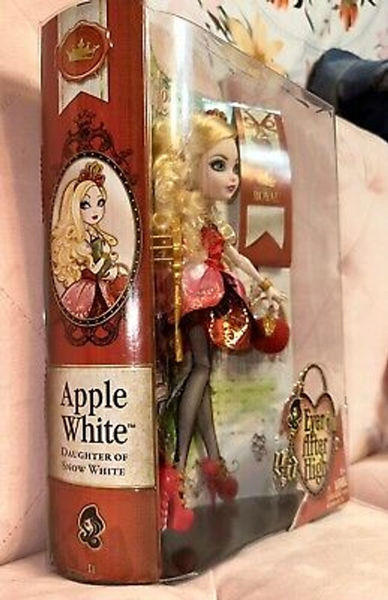 2013 Ever After High Signature Apple White Doll Royal First Release New in Box