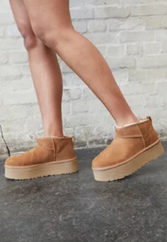 UGG CLASSIC ULTRA MINI PLATFORM - Plateaustiefelette - chestnut/cognac - Zalando.de