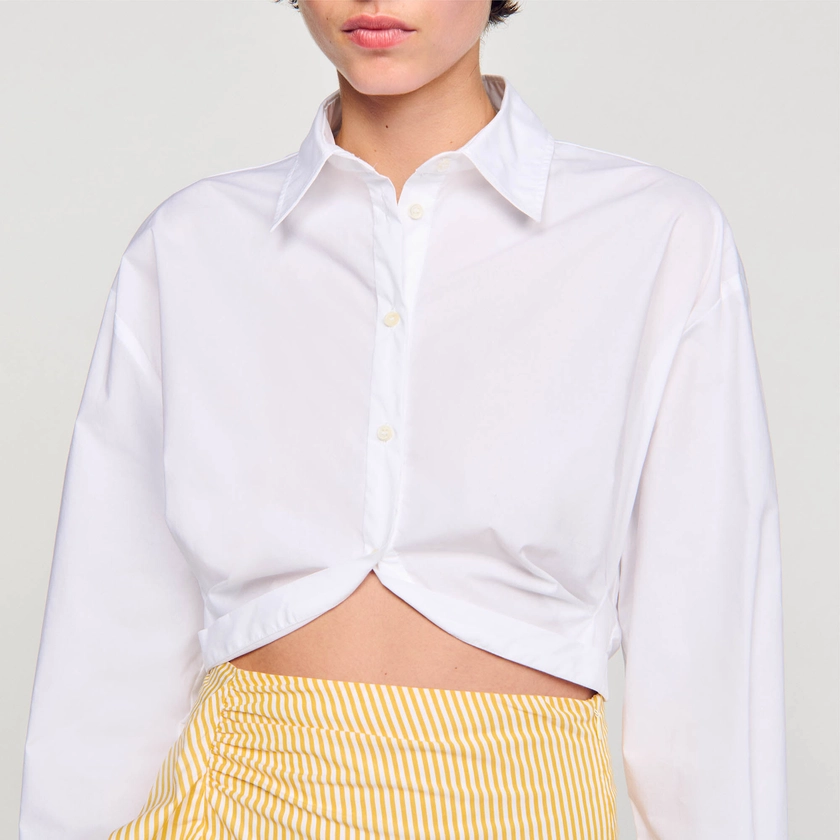 Cropped shirt with twist