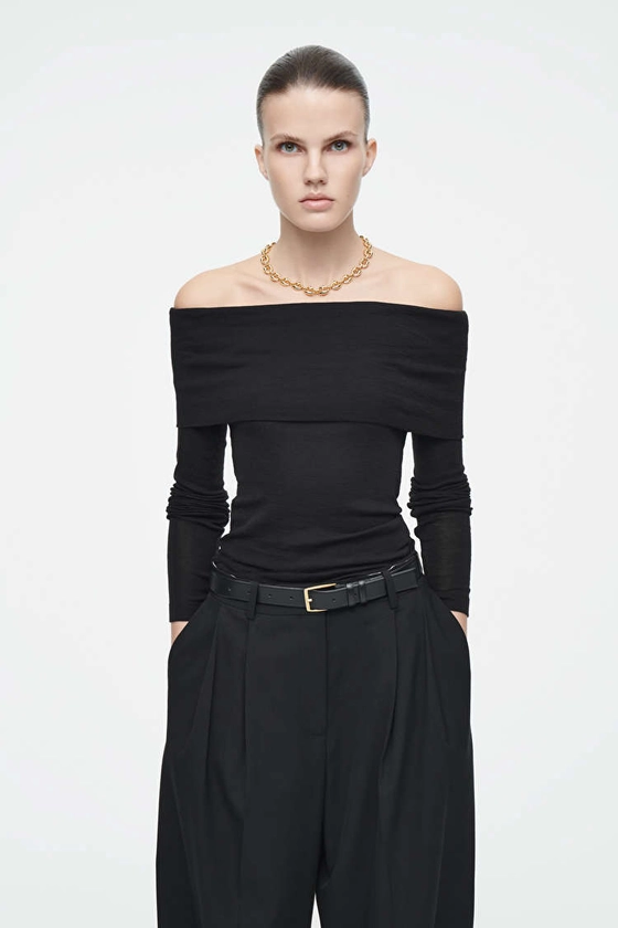 OFF-THE-SHOULDER MERINO WOOL TOP - Black - COS