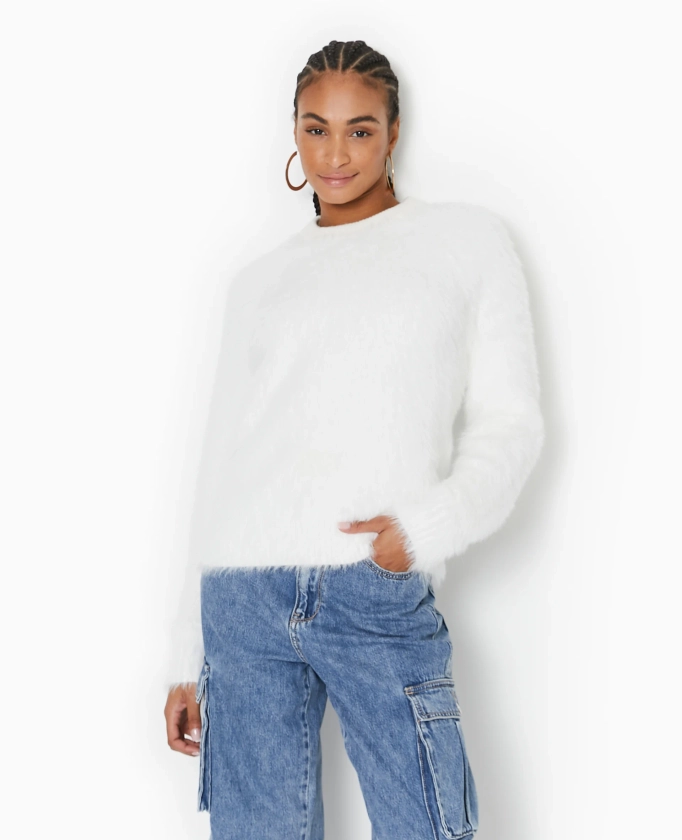 Pull col rond en maille fluffy et poilue