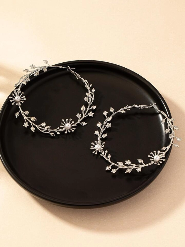 Leaf Decor Hoop Earrings