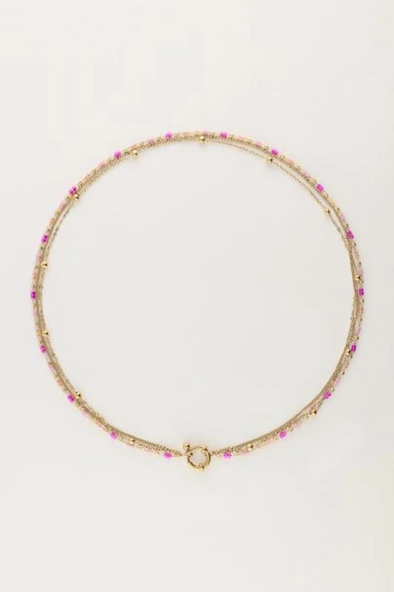 Collier triple avec perles roses