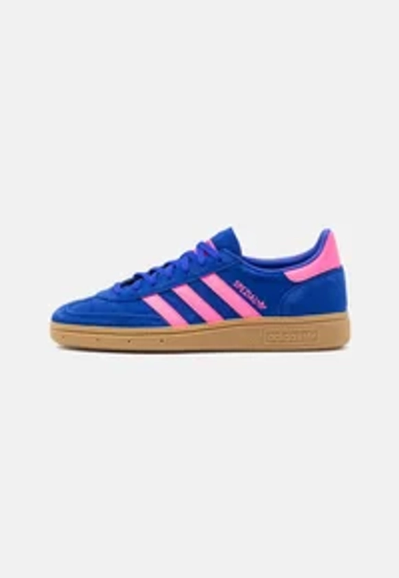 adidas Originals HANDBALL SPEZIAL - Baskets basses - lucid blue/lucid pink/bleu - ZALANDO.FR