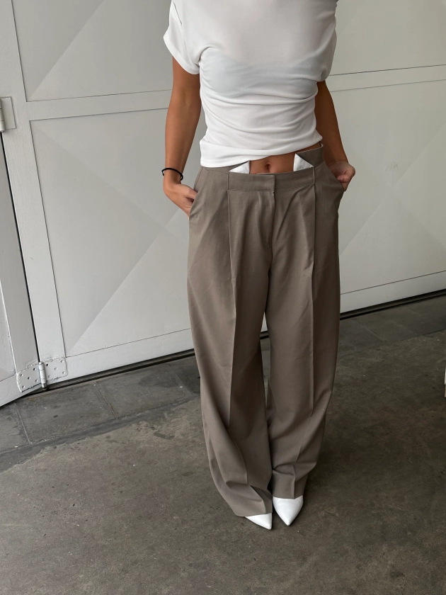 Front Pleated Pants Soft Grey