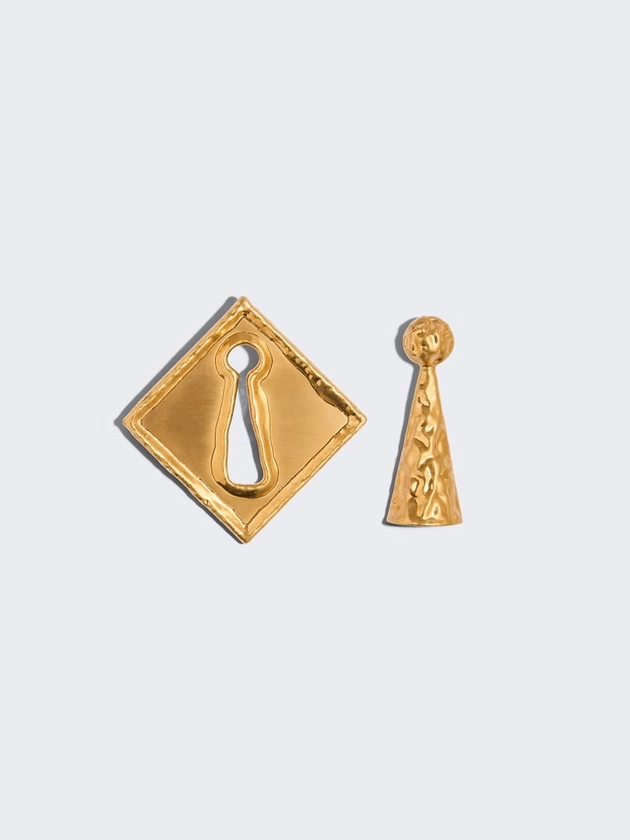 KEYHOLE PLATE EARRINGS - E-SHOP - Ready-to-Wear | Maison Schiaparelli