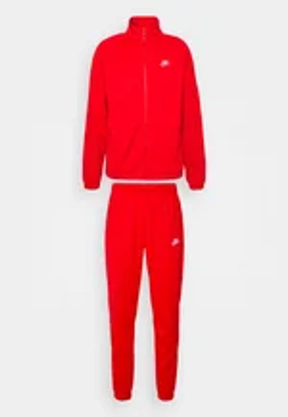 Nike Sportswear CLUB - Survêtement - university red/white/rouge - ZALANDO.FR