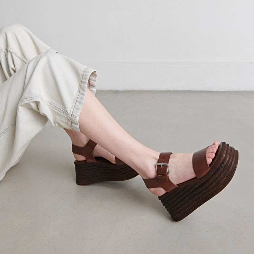 Sandales compensées à brides épaisses en cuir marron foncé pour Femme | Jonak