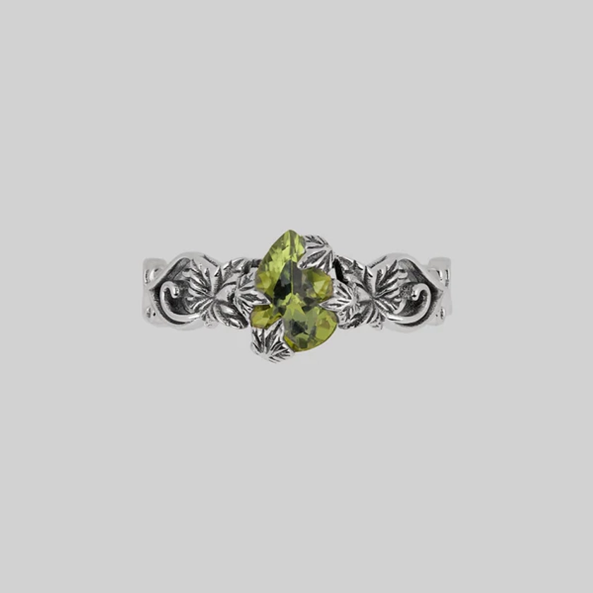 FERONIA. Secret Garden Peridot Ring - Silver – REGALROSE