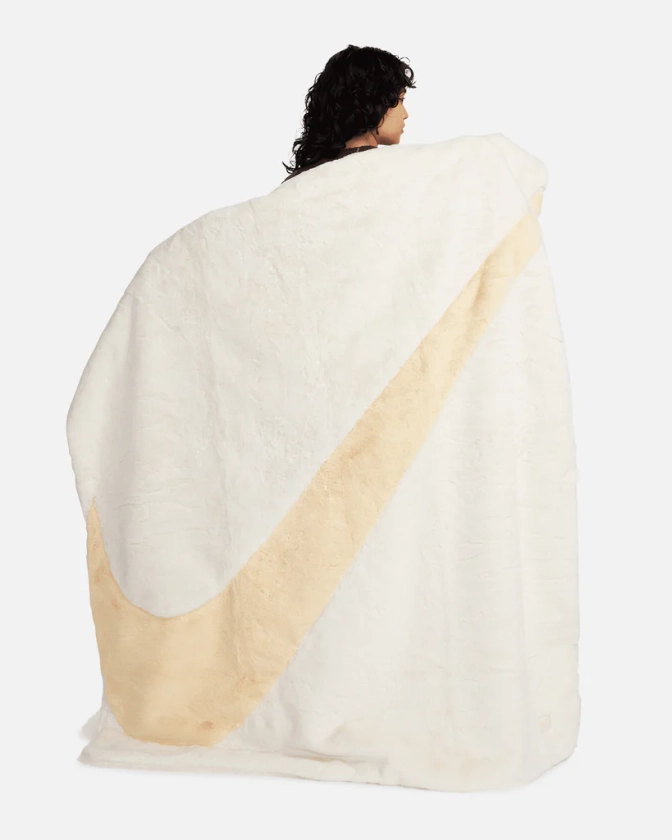 Nike Sportswear Faux Fur Blanket Pale Ivory