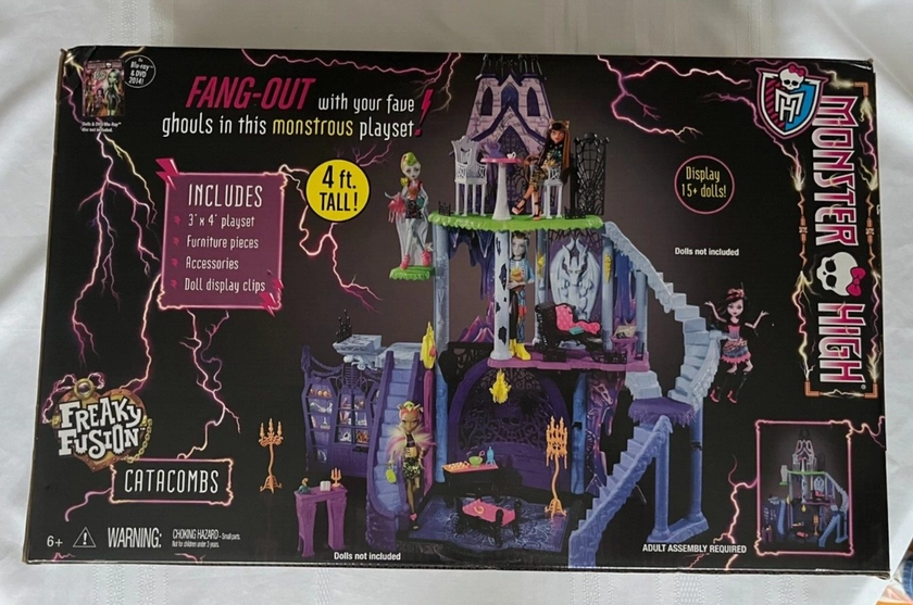 Monster High 2014 Freaky Fusion Catacombs Playset New in Box
