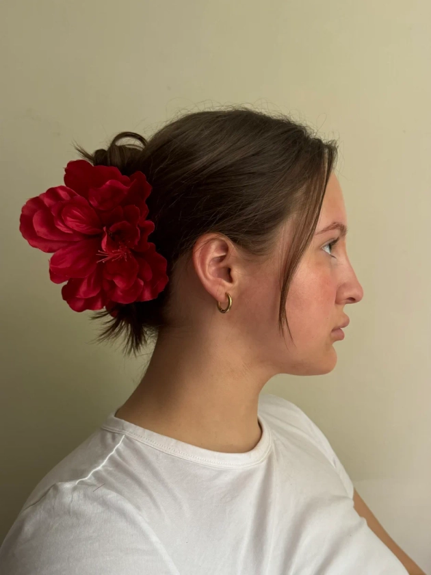 PREORDER red hibiscus claw clip