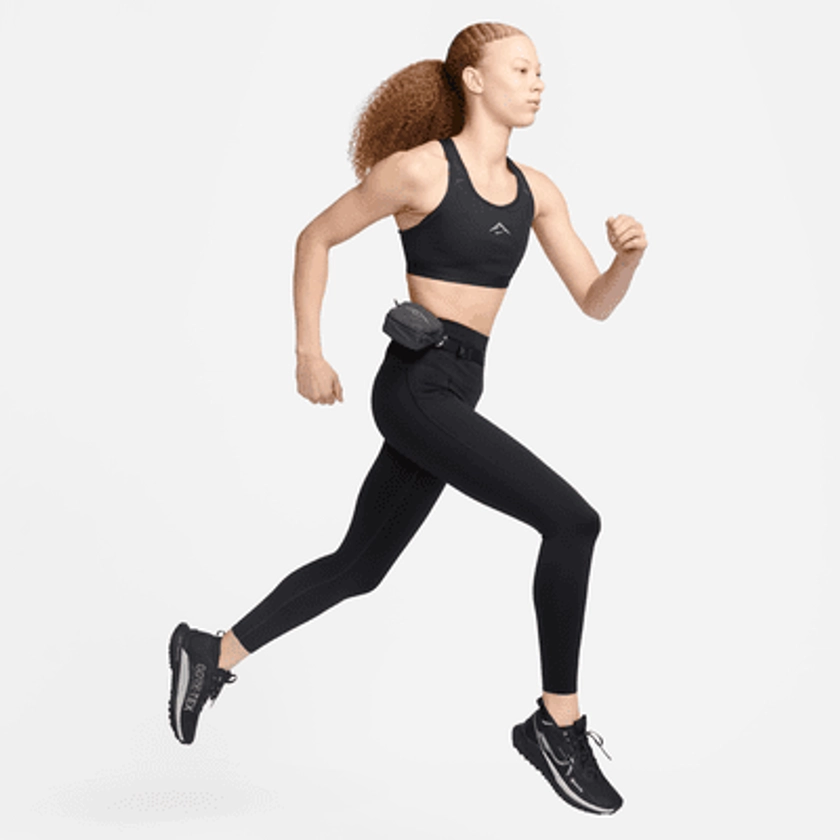Legging 7/8 à taille haute et maintien supérieur avec poches Nike Trail Go pour femme. Nike BE