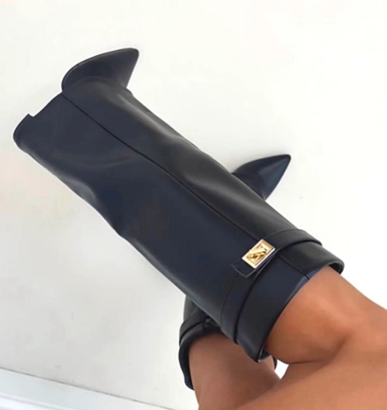 GIGI folded shark lock boots BLACK PU LEATHER