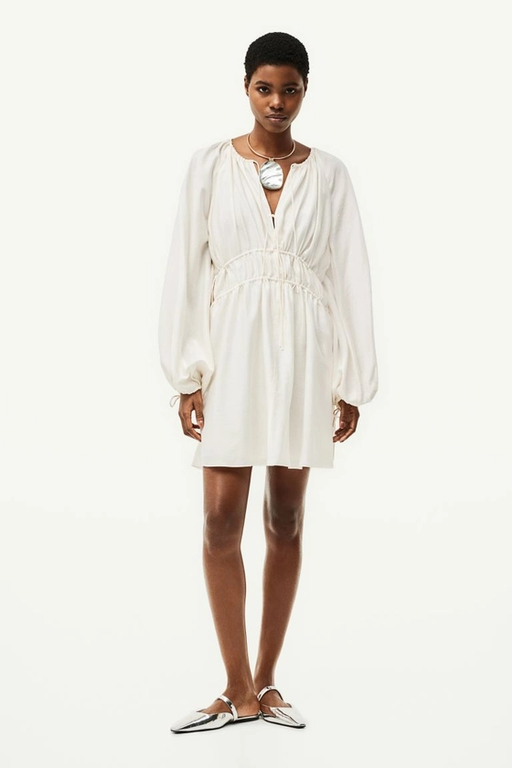 Robe oversize avec détails à nouer - Crème - FEMME | H&M FR