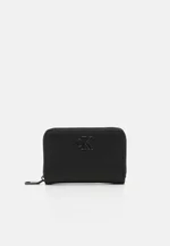 MINIMAL MONOGRAM MED ZIP AROUND - Portefeuille - black