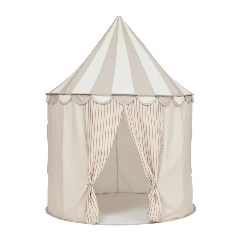 Circus tent, Clay