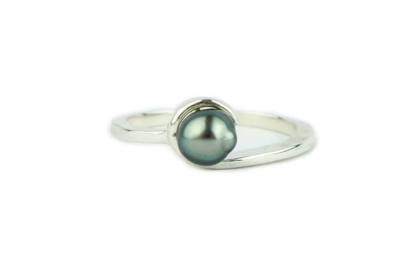 Aqua Blue Tahitian Keshi Pearl Wave Ring on Sterling Silver