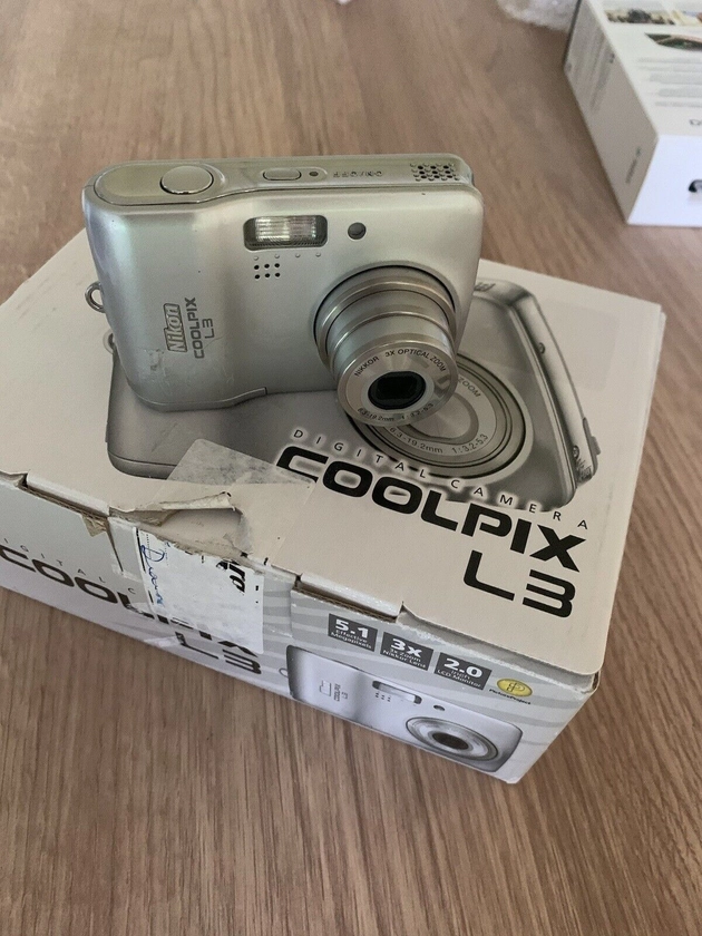 Nikon COOLPIX L3 5.1MP Digital Camera - Silver
