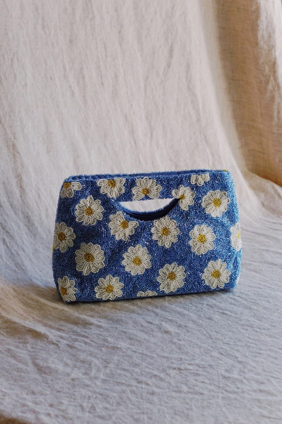 floral daisy beaded bag ✿ shop colorful accessories on wallflower