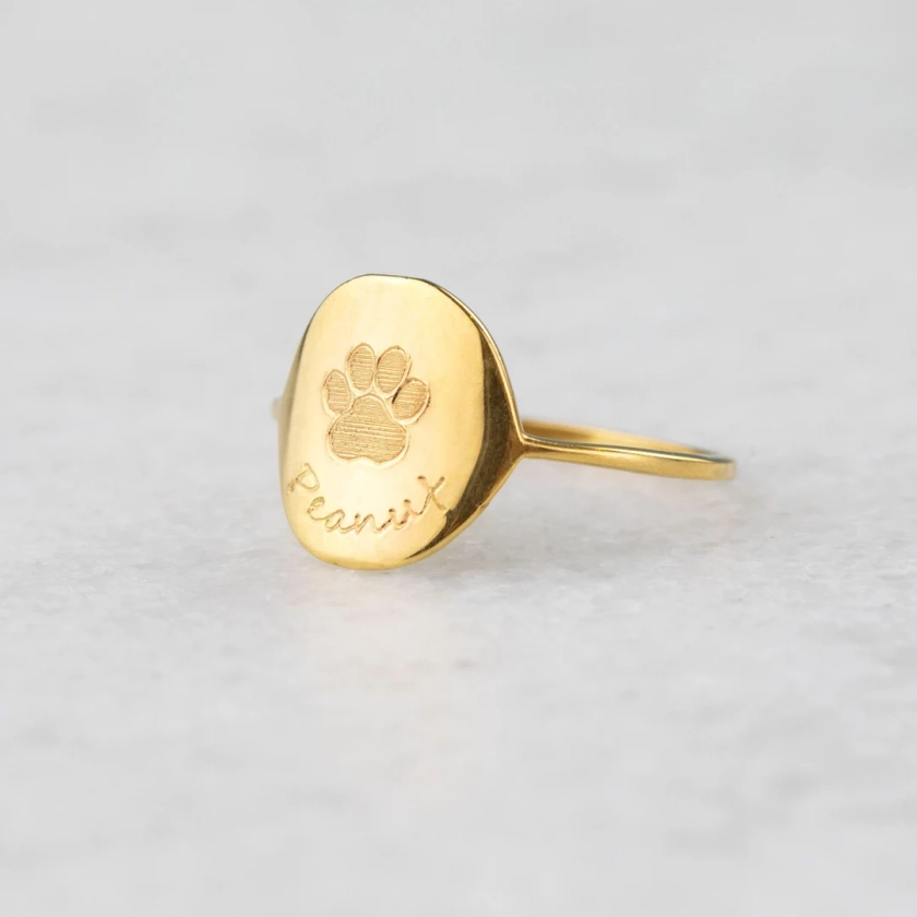 Custom Paw Print Ring・Personalized Pet Name Ring・Dog Mom Gift・In Memory of Dog Pet Memorial Jewelry・Pet Loss・Engraved Gold Signet Ring