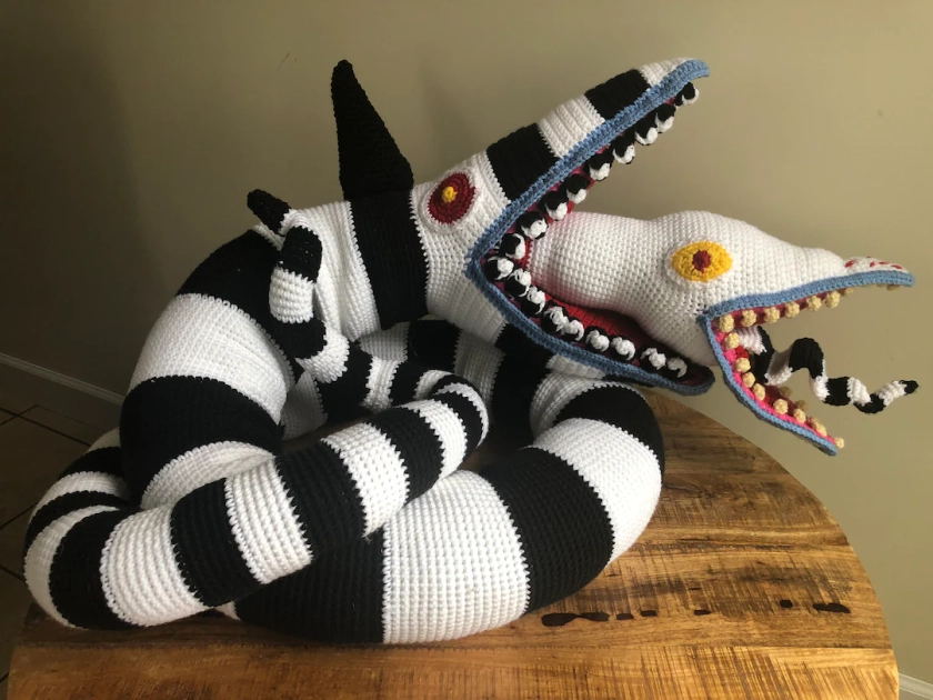 Beetlejuice Sandwurm MADE TO ORDER - Etsy Schweiz