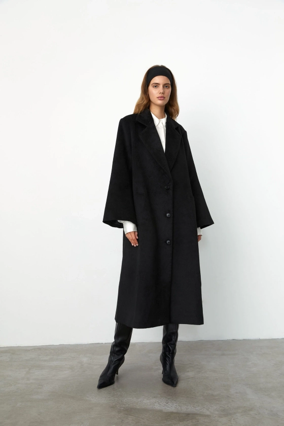 OVERSIZED COAT LONG HAIR