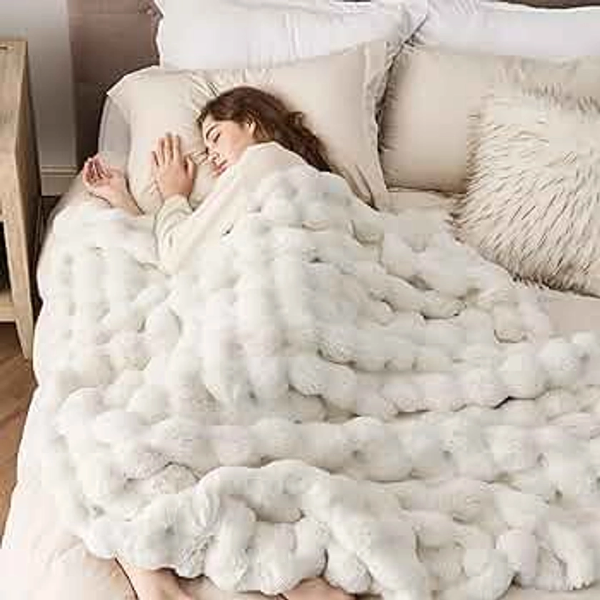 Bedsure Faux Fur Blanket, White Soft and Fluffy Blanket, Fuzzy Cozy Plush Bubble Blanket for Couch, Sofa and Bed, Thick and Warm Blanket, Luxury Throw Blanket 50x70 inches