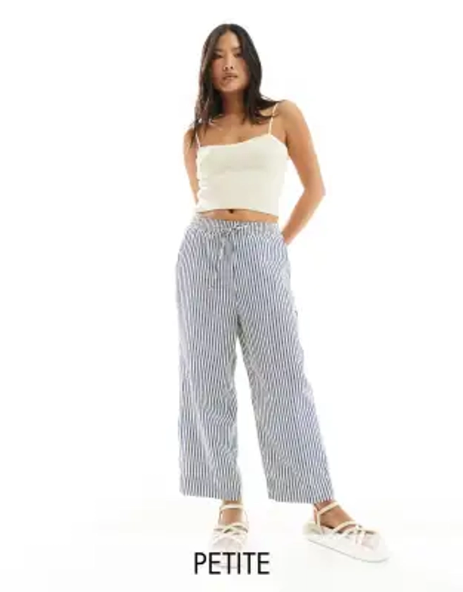 Stradivarius Petite - Pantalon à enfiler en crépon - Rayures bleues | ASOS