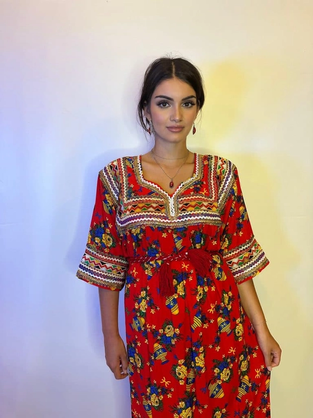 Taydest - robe kabyle col V - Atelier les 3 fleurs