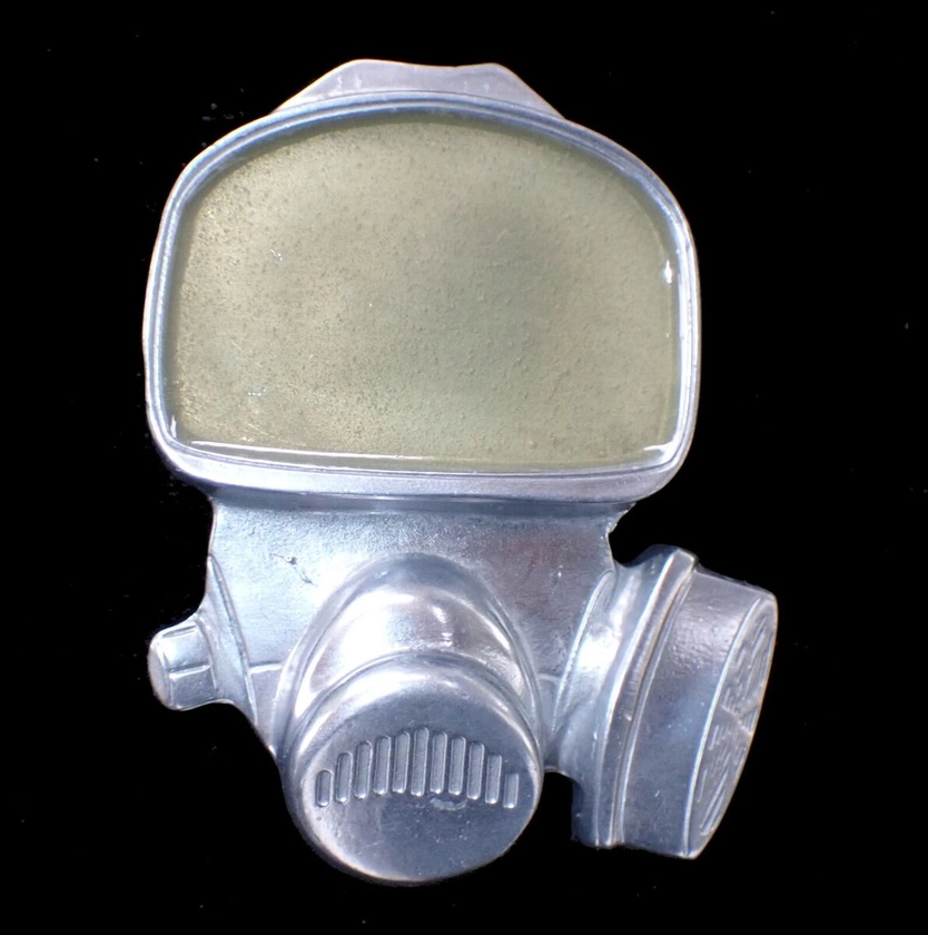 COOL GAS MASK NOVELTY BELT BUCKLE GREAT AMERICAN PRODUCTS PEWTER NEW