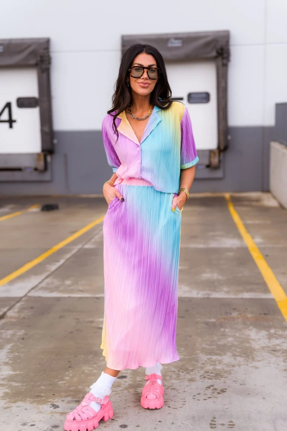 LALA ORIGINAL: Ćest la Vie Plissé Skirt Set in Rainbow Daydream