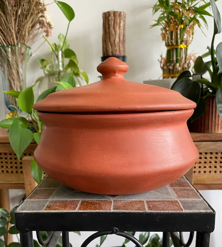 Clay / Terracotta Cooking Pot (Degchi). No glazing. 100% Natural 1.8 / 1.0 / 0.70 Lt. Microwave and Fridge friendly. Curd/ Dahi / Curries