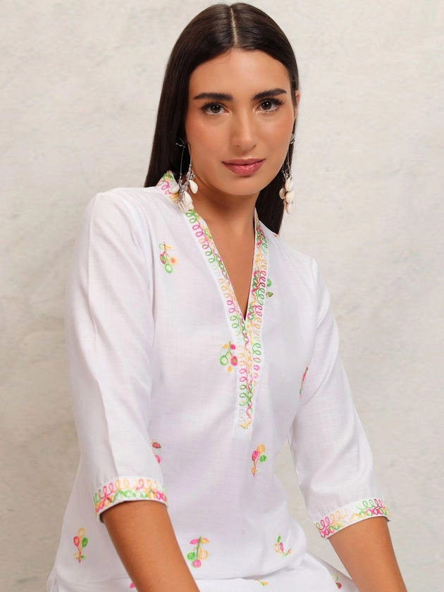 Vishudh White Floral Embroidered V-Neck Thread Work Straight Kurta