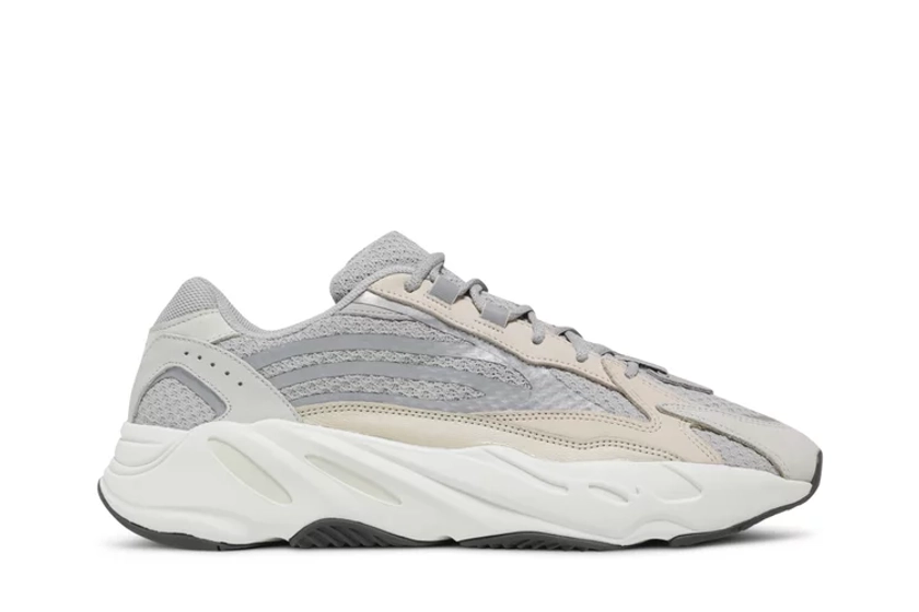 Achetez des Yeezy Boost 700 V2 'Cream' - GY7924 | GOAT FR