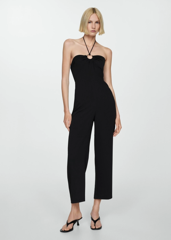 Halter-neck jumpsuit with ring