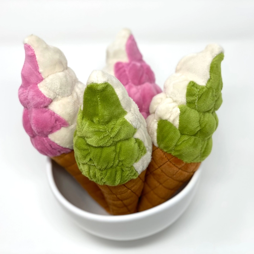Munchiecat - Ice Cream Organic Catnip Toy Wagashi - (Available in 2 Designs) - Katzenworld Shop