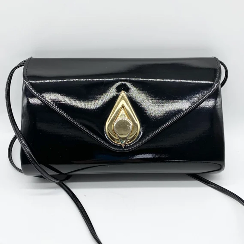 Vintage 1980s Vinyl Teardrop Closure Handbag Purse Clutch