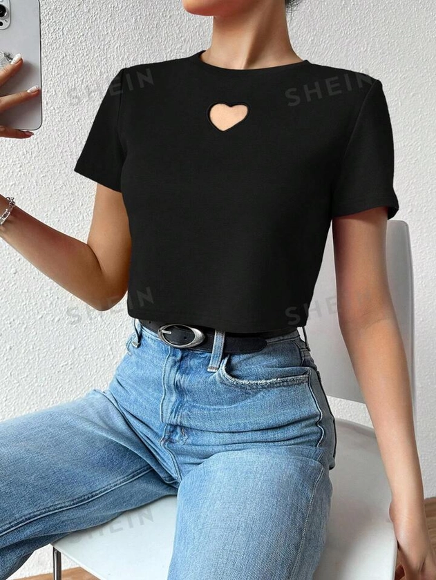 SHEIN Essnce Camiseta Corta De San Valentín Con Forma De Corazón Para Mujeres Con Diseño Hueco